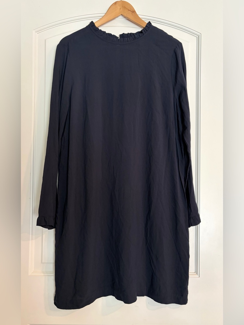 H&M Women’s Long Sleeve Ruffle Neck Shift Dress - Black Size 14
